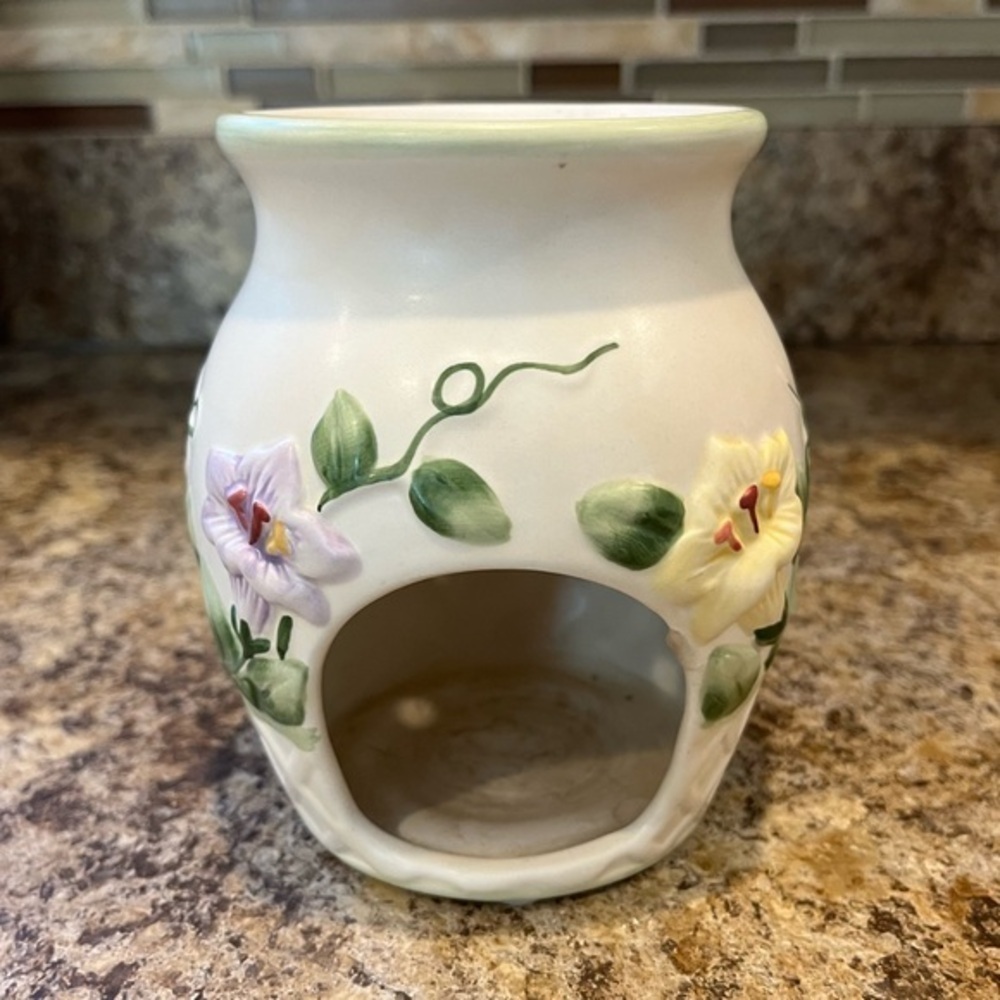 Yankee Candle Floral Trailing Flowers and Hummingbird Wax Tart Warmer - Picture 2 of 11